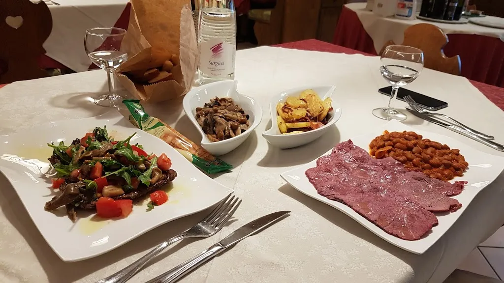 Residence Ristorante Pizzeria Kamerloy_Campitello_slider_image_3