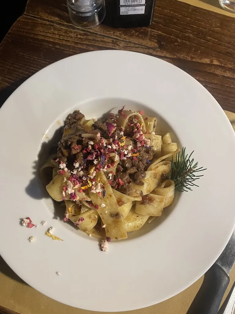 Osteria La Montanara_Campitello_slider_image_3