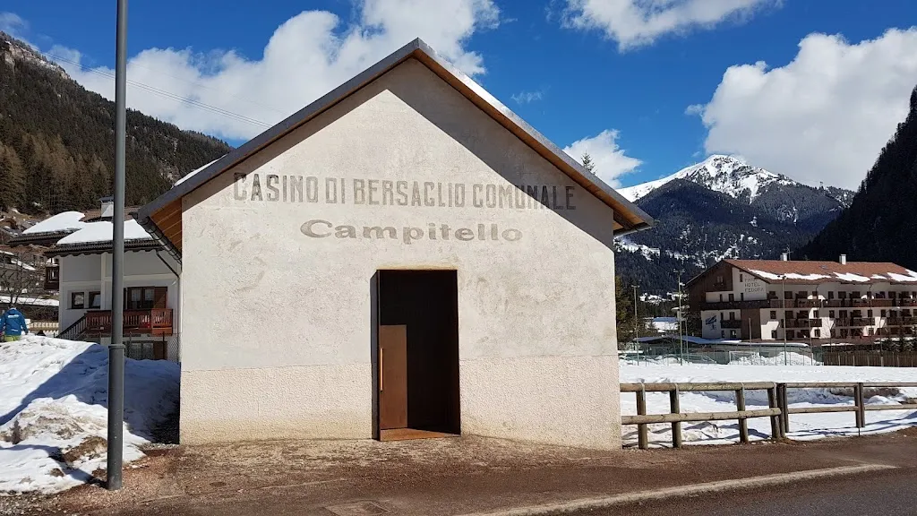 Rifugio Des Alpes restaurant in Campitello