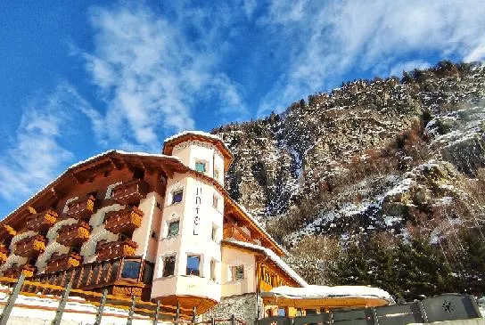 Hotel Oriental_Campodolcino_slider_image_1