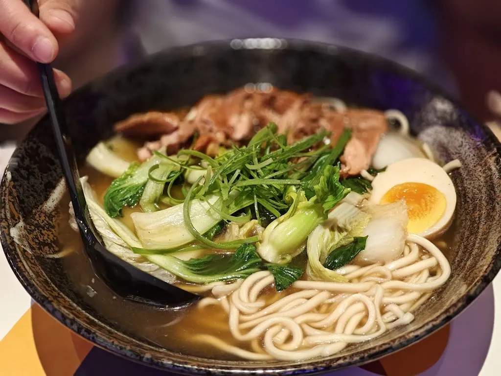 Chris -*-_Clamour Noodle house_Canonica_review