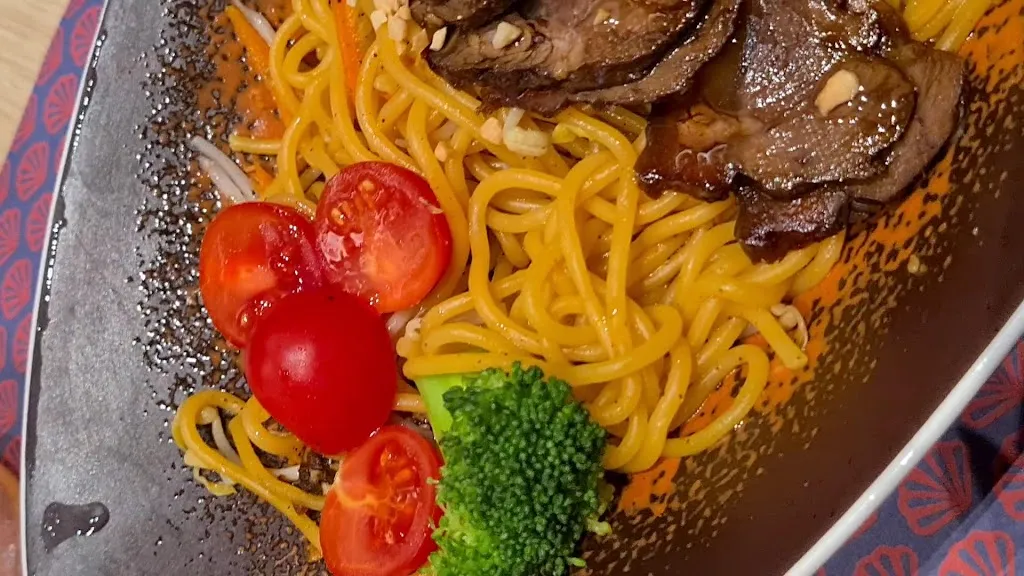 Clamour Noodle house_Canonica_slider_image_2