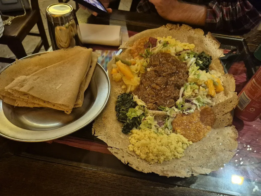 CC Ramey_Savana Ristorante Eritreo_Canonica_review