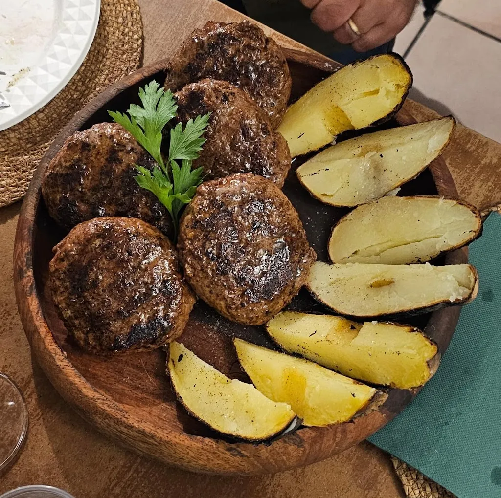 Joseph Massaro_MACELLERIA E BRACERIA AL VITELLO D`ORO di Ventura Vincenzo_Acquaviva delle Fonti_review