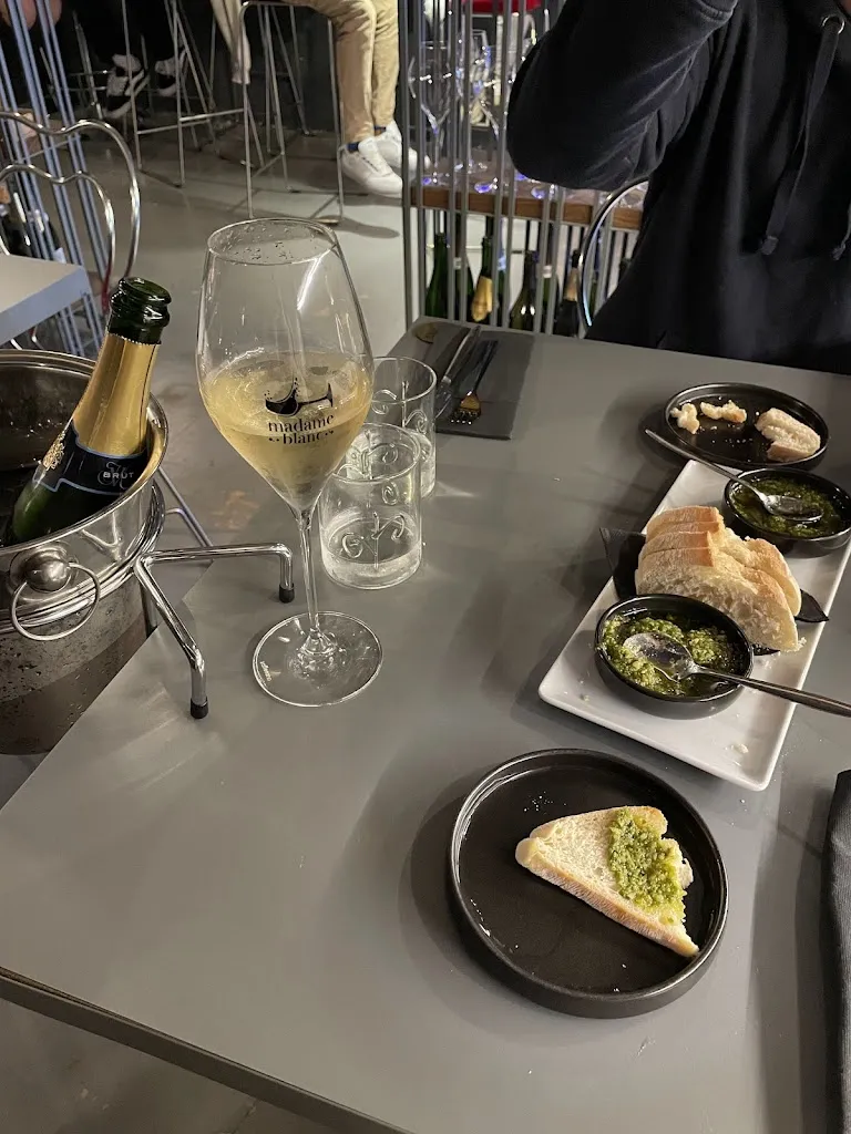 Katelyn Fagan_Madame Blanc | Verona_Canova-San Zeno_review