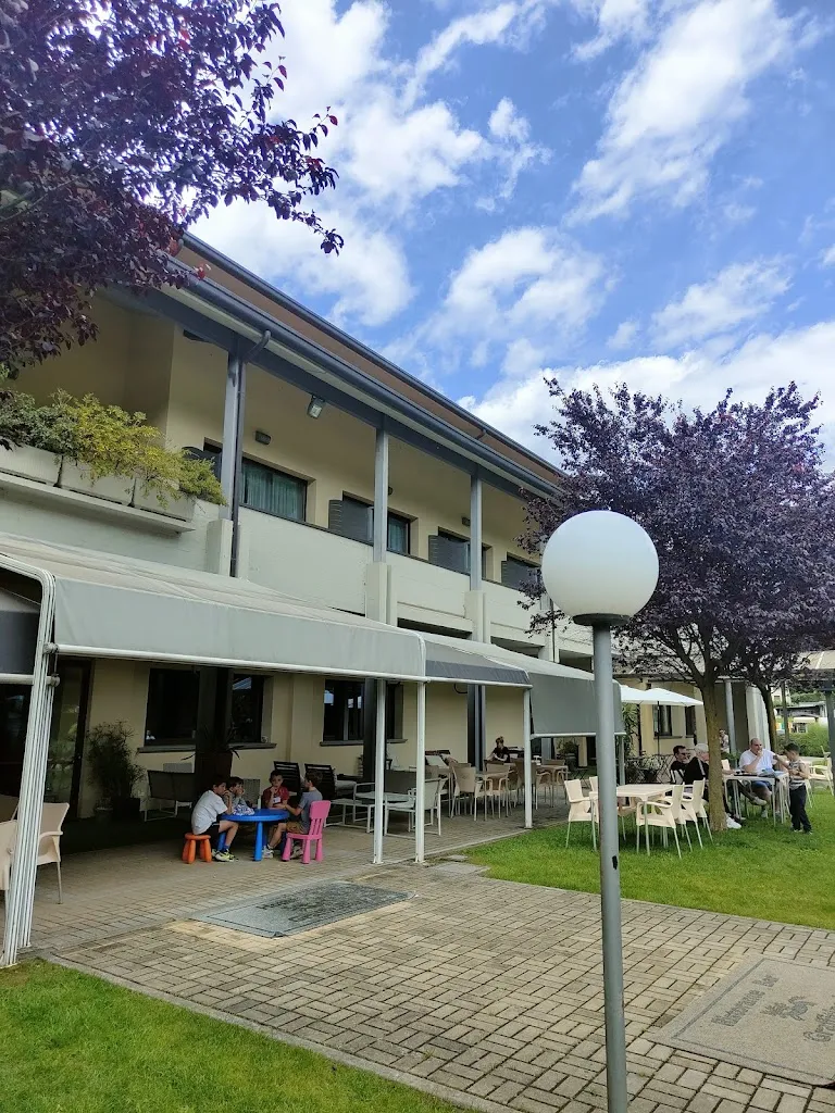 Pietro_Hotel 3 stelle graffiti park_Capo di Ponte_review