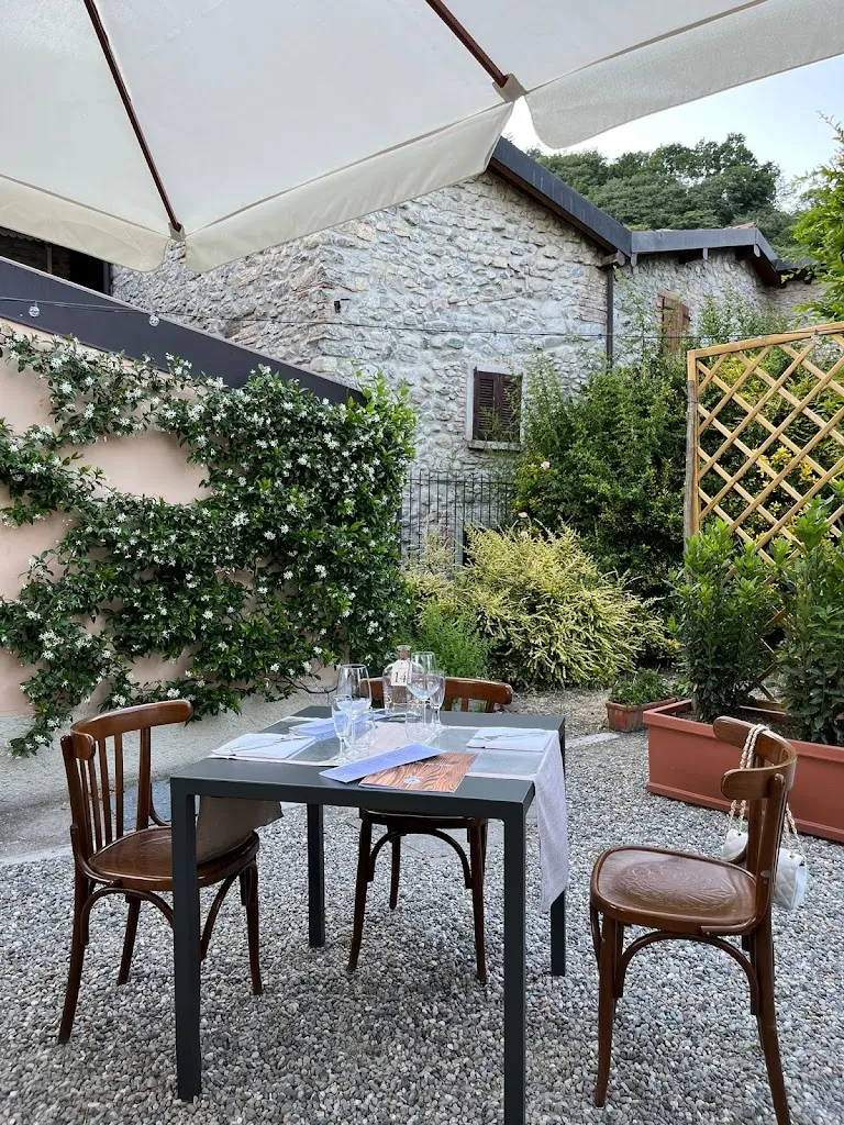 Trattoria Al Gatto Verde restaurant in Canzo