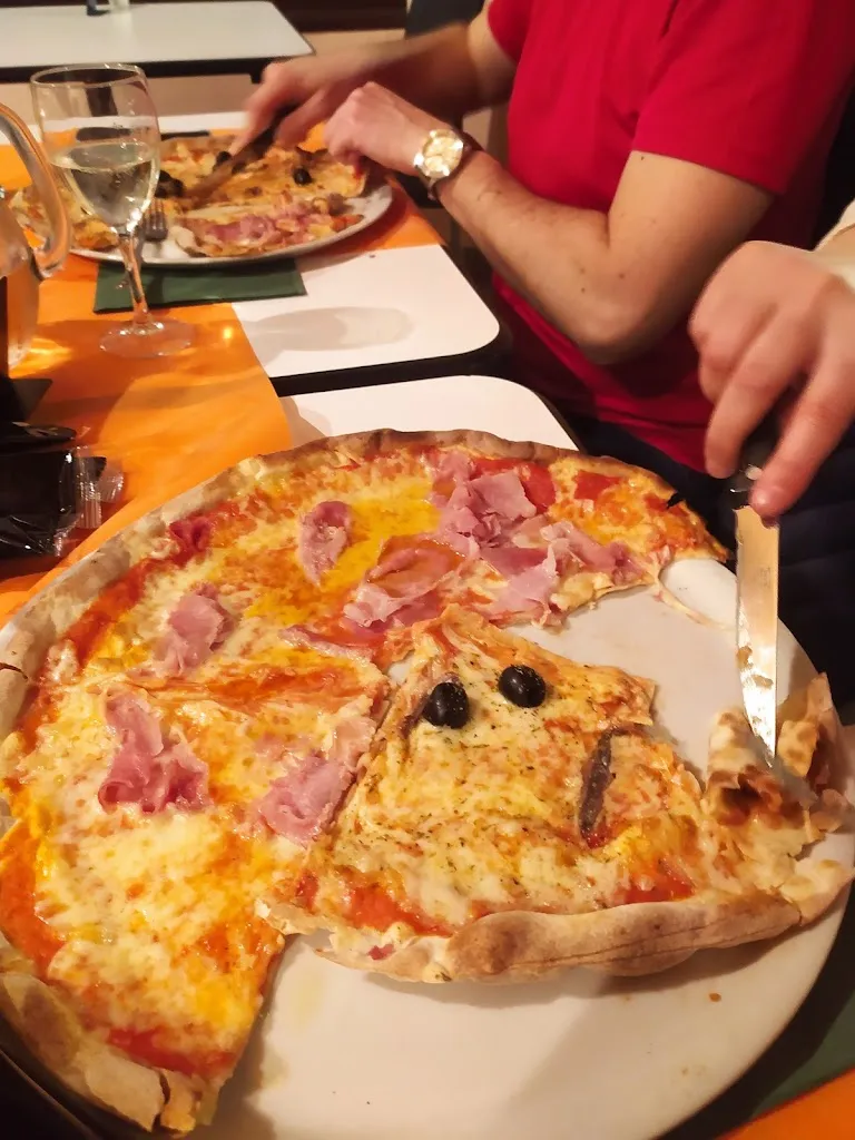 Олександр Кудрявцев_Center Green Six_Canzo_review