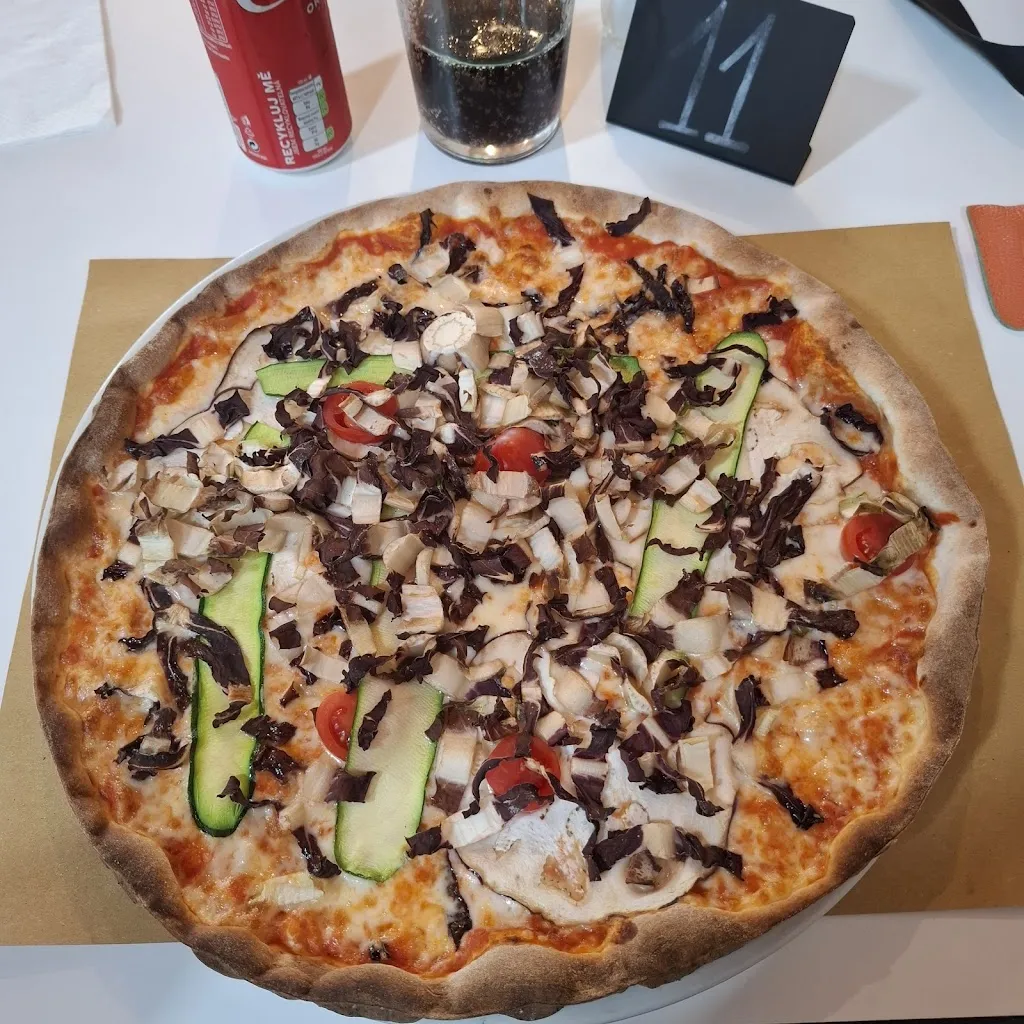 Center Green Six_Canzo_slider_image_2