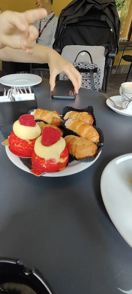 Karol Baczewski_Pasticceria Citterio_Canzo_recensione