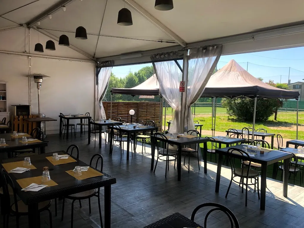 REBORN Pizzeria Ristorante , centro sportivo Caponago restaurant in Caponago