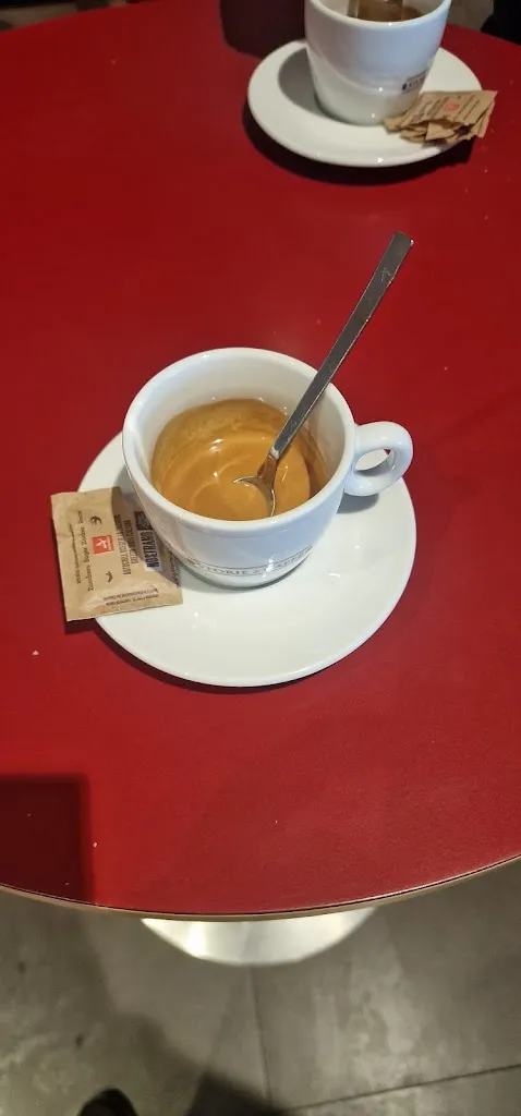 Laszlo Zsidai_Autogrill Brianza Nord_Caponago_review