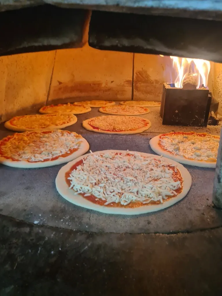 Menu_PIZZERIA JASMINE_Caponago_image_3