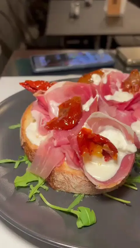 Mit Bistrot_Caponago_slider_image_2