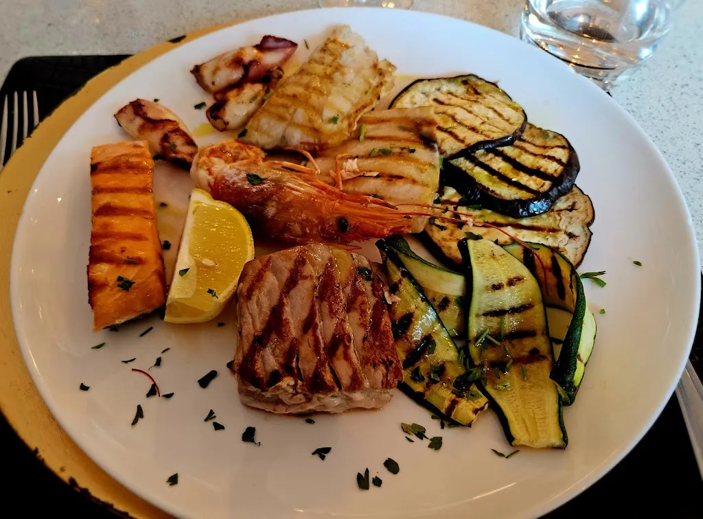 Kieran Hanley_ZiZi - specialità pesce_Caponago_recensione