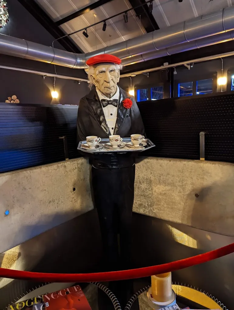 Sascha Vogelgesang_Memorabilia | Restaurant_Caponago_review