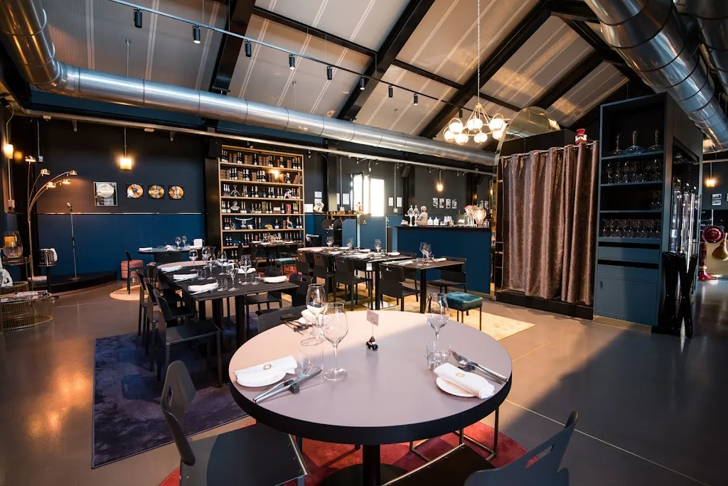 Memorabilia | Restaurant_Caponago_slider_image_1