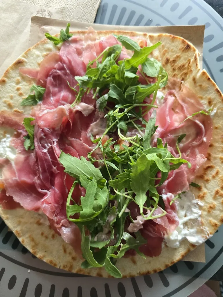 nic bul_La Piadineria_Caponago_review