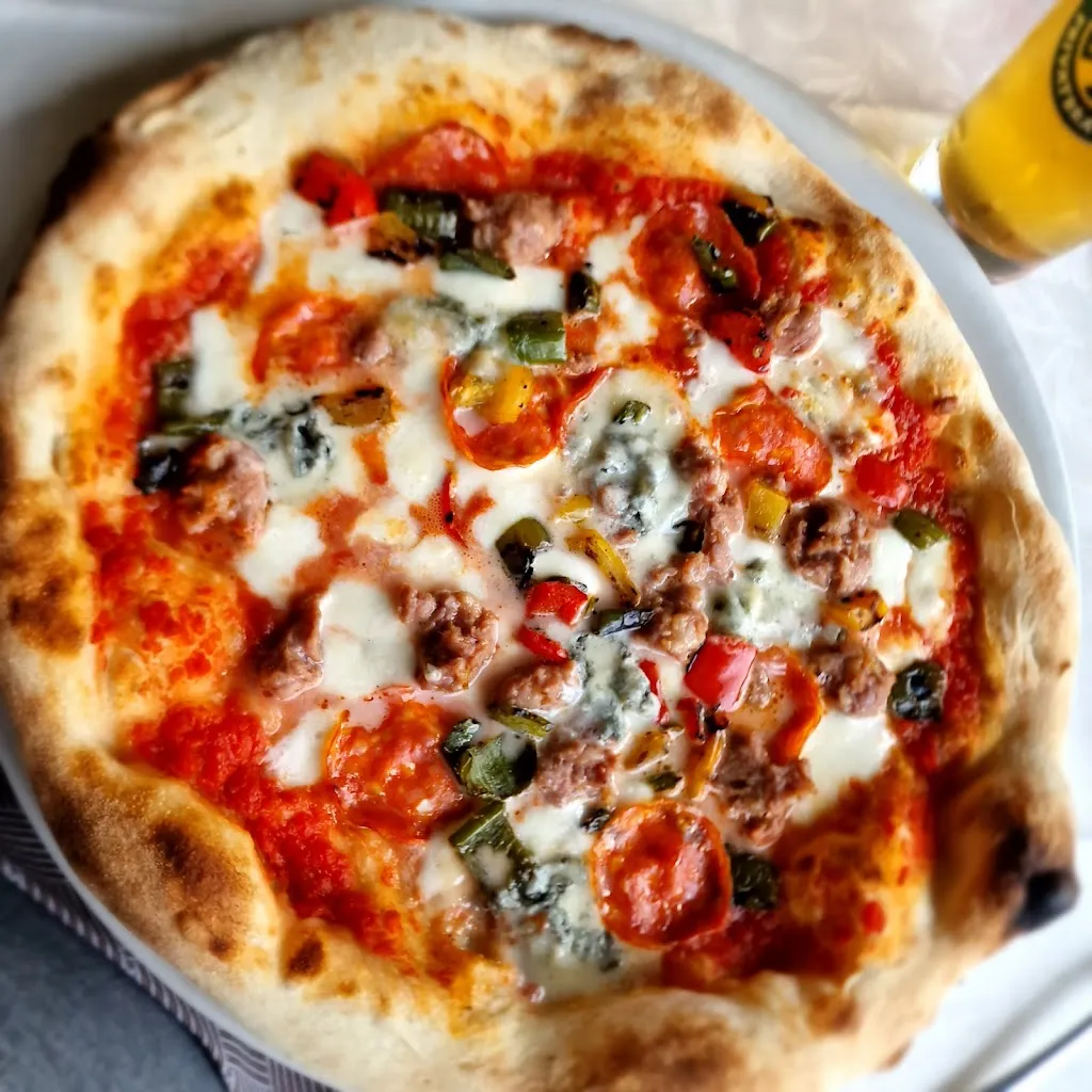 Pizzeria Dukat_Capriolo_slider_image_3