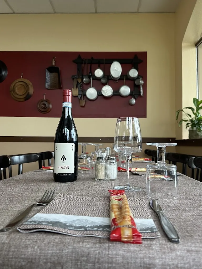 Locanda Colle Di Sogno restaurant in Carenno