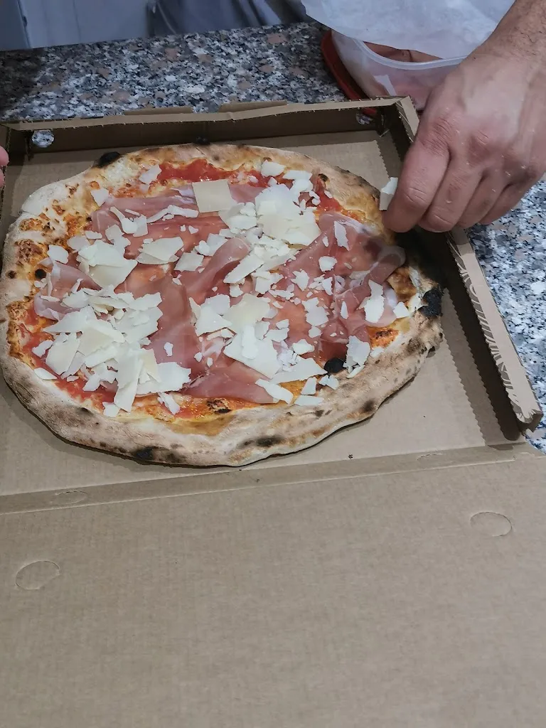 Menu_Pizza Più_Carnago_image_5