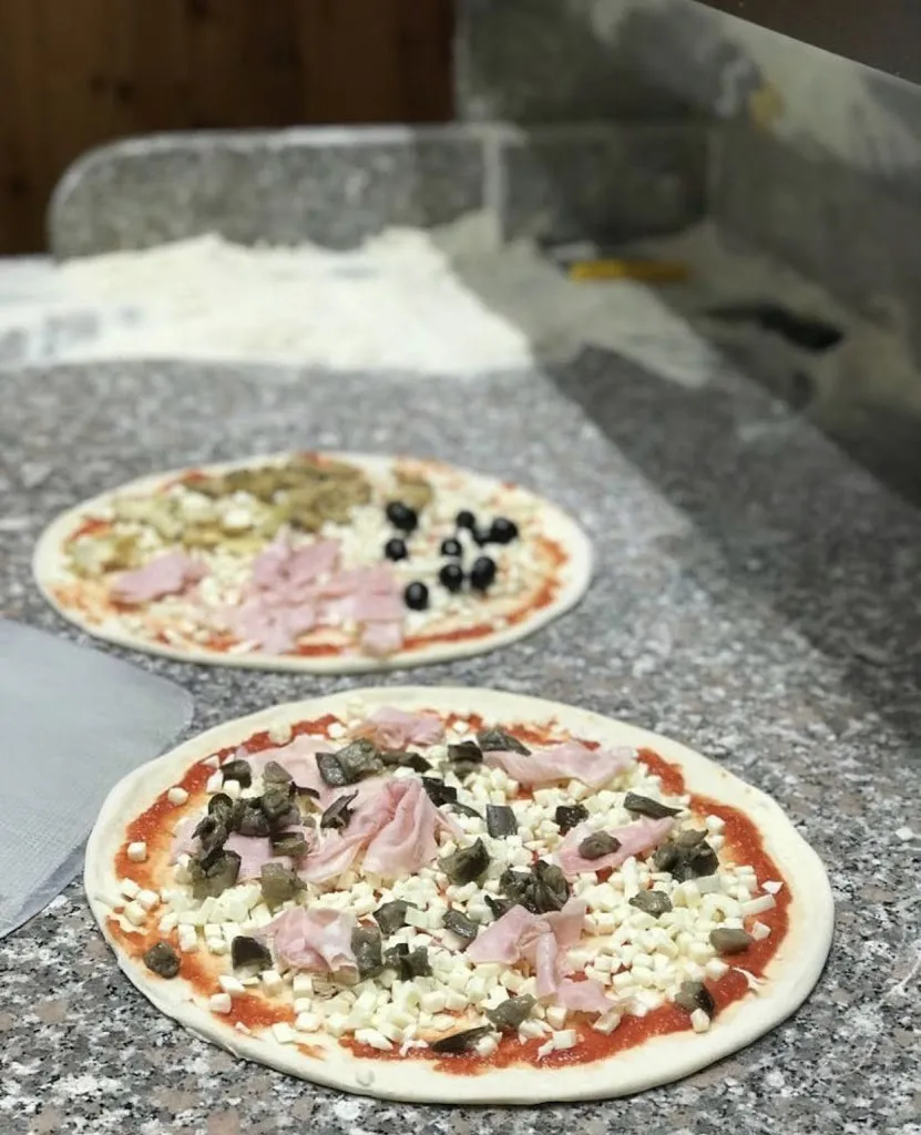 Menu_Pizza Più_Carnago_image_8