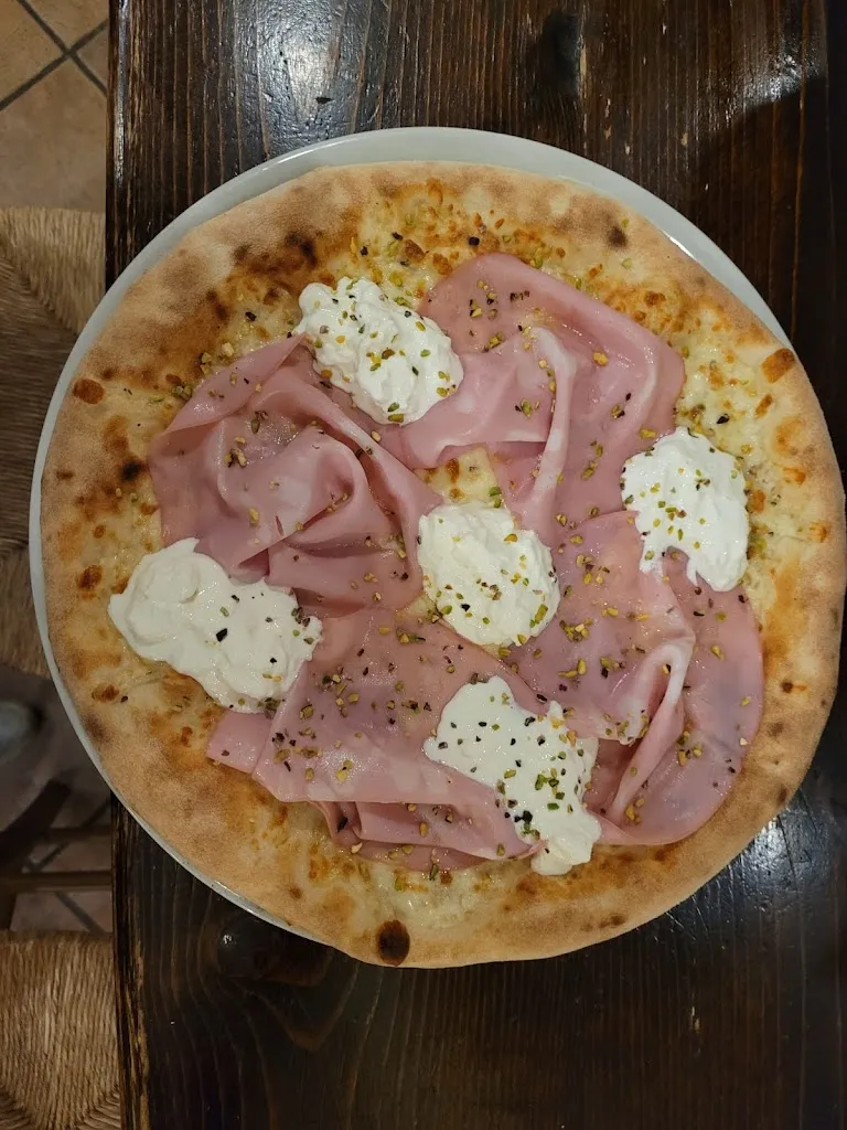 Arte & Pizza_Cardano al Campo_slider_image_2