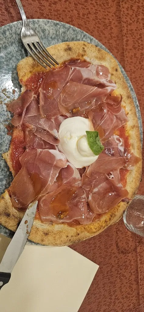 Davide Scimia_Ristorante - Pizzeria Il Quinto Elemento_Cardano al Campo_review