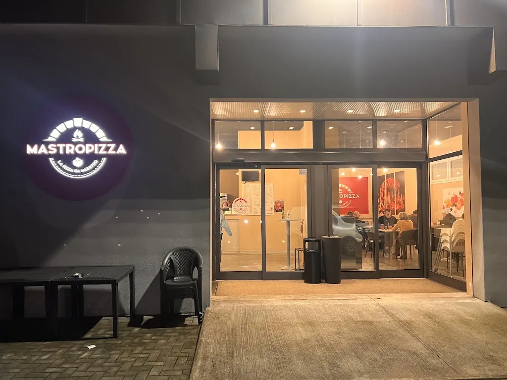 Mastro Pizza restaurant in Cardano al Campo