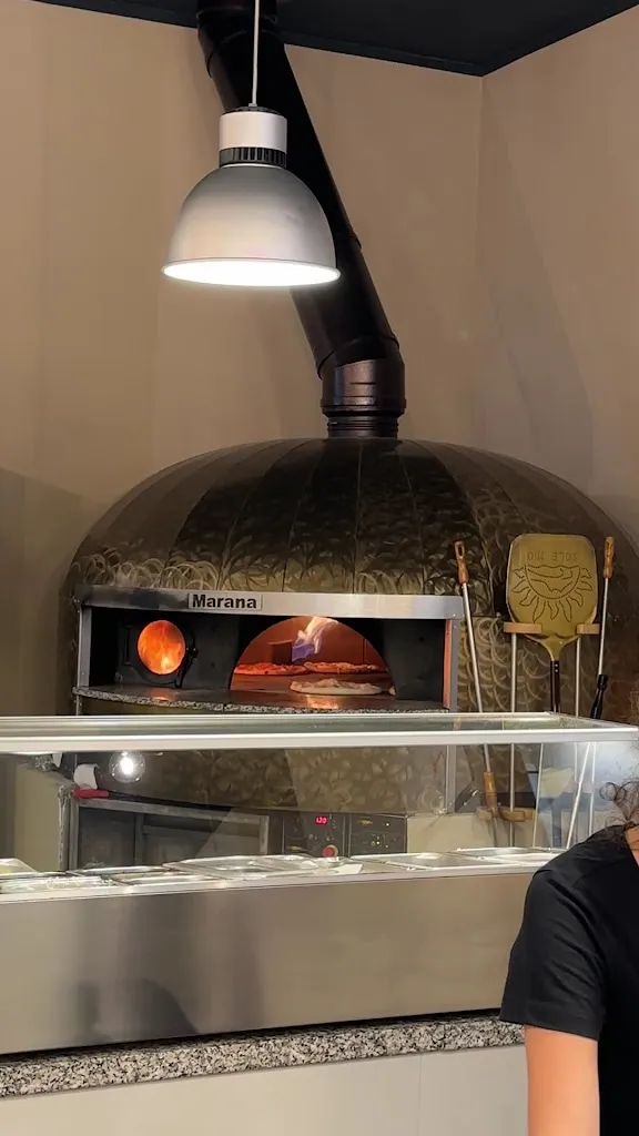 Mastro Pizza_Cardano al Campo_slider_image_3