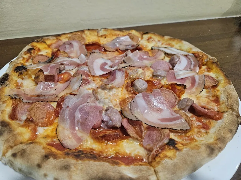 Robin d_La Mediterranea via Antonio Gramsci 75_Cardano al Campo_review