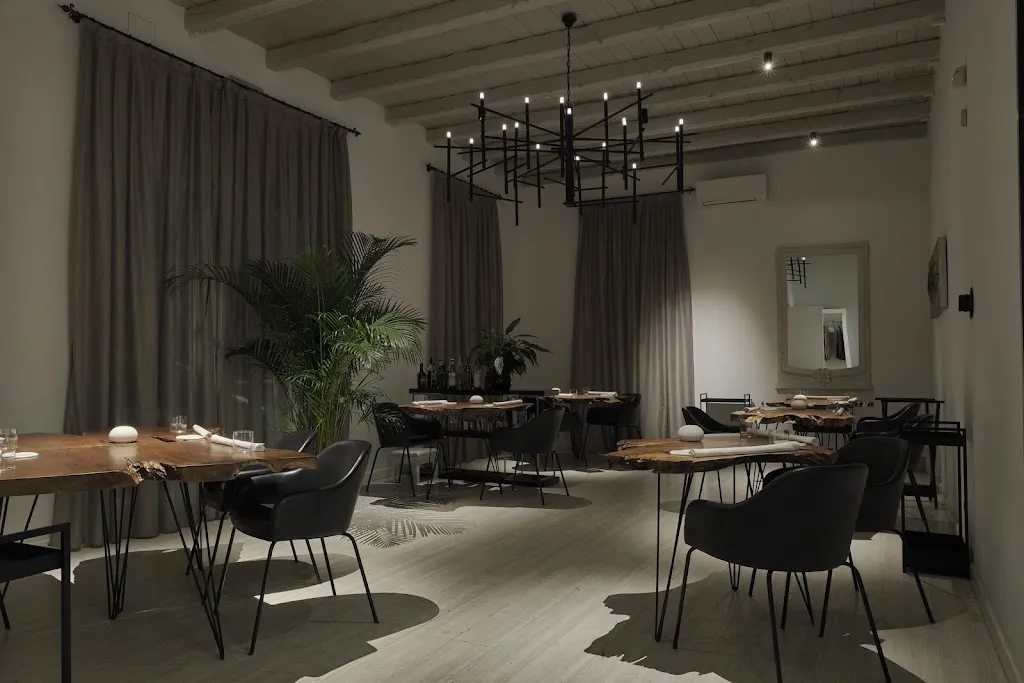 Wood Restaurant_Cardano al Campo_slider_image_1