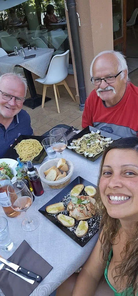 Crystal Sequeira_GOLDEN LAKE da Nino_Carlazzo_review