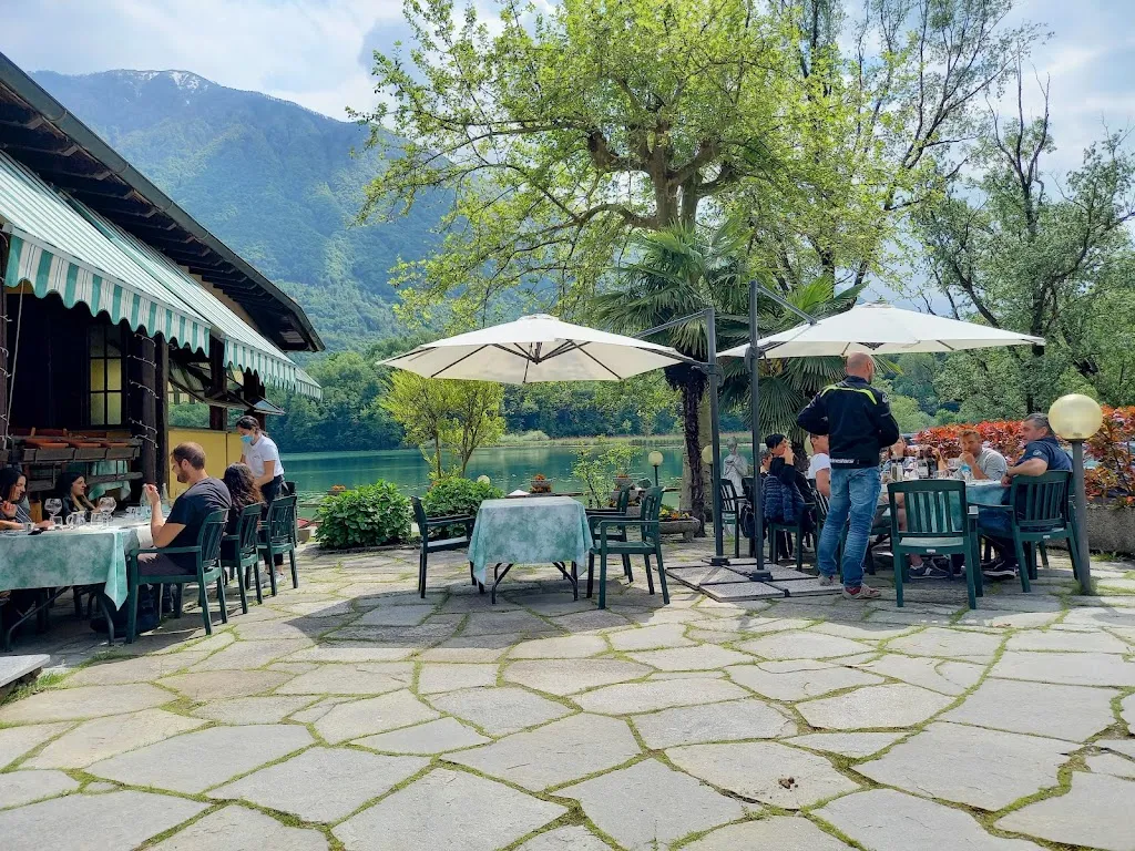 Ristorante Pizzeria Laghetto_Carlazzo_slider_image_1