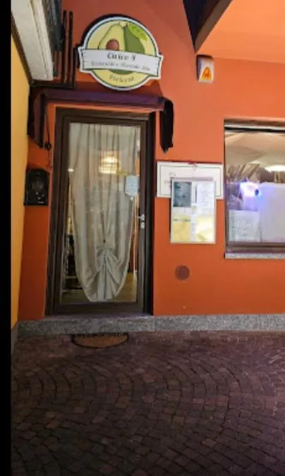 Civico 4 - Ristorante e Avocado Bar_Carlazzo_slider_image_1