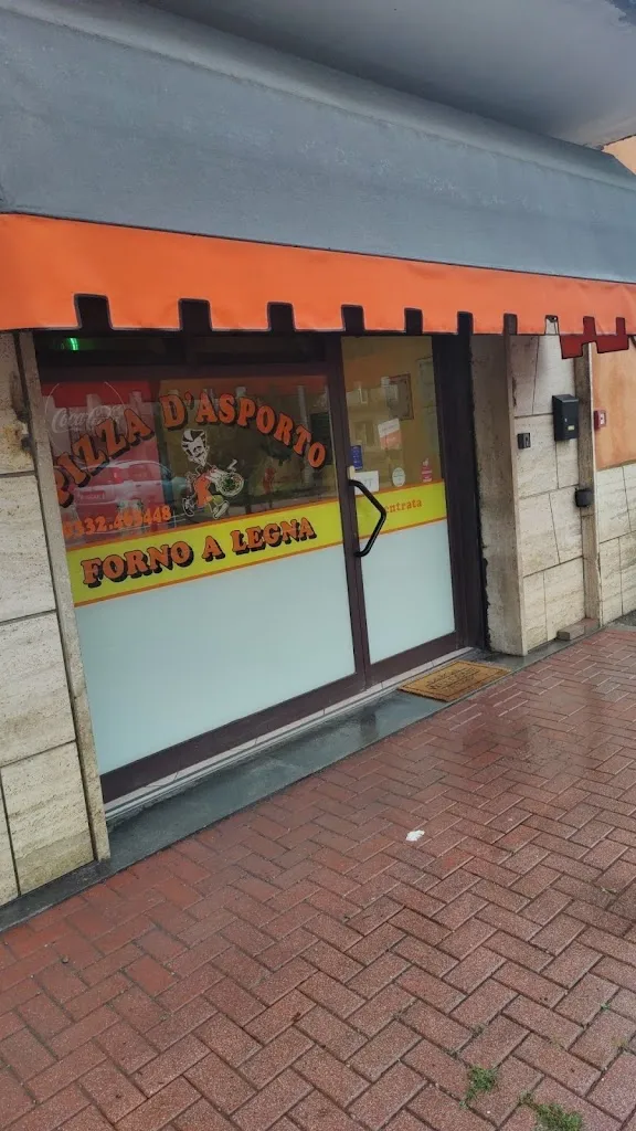 Pizzeria Del Caramamma restaurant in Caronno Varesino