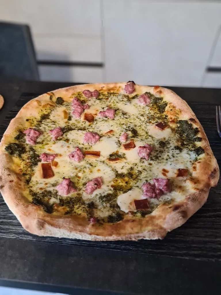 Pizzeria Del Caramamma_Caronno Varesino_slider_image_3