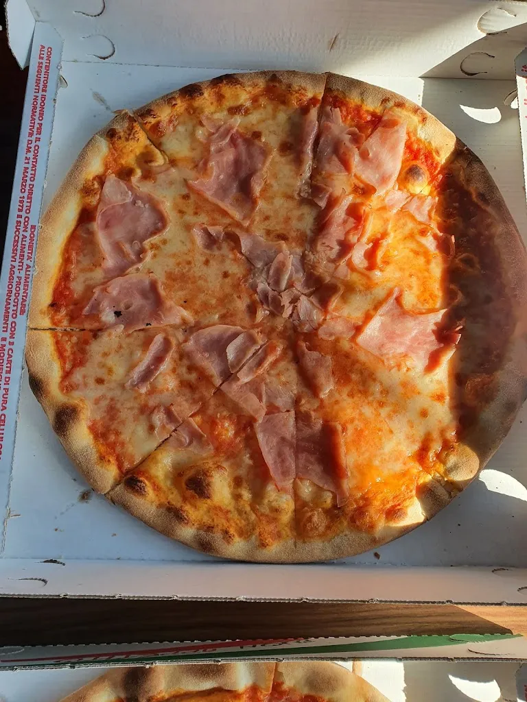 Pizzeria Il Nilo 3_Carugo_slider_image_2