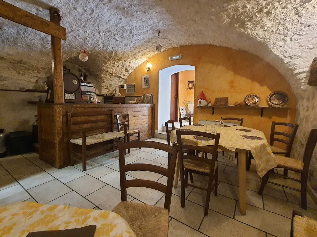 Taverna tre monti restaurant in Alfedena