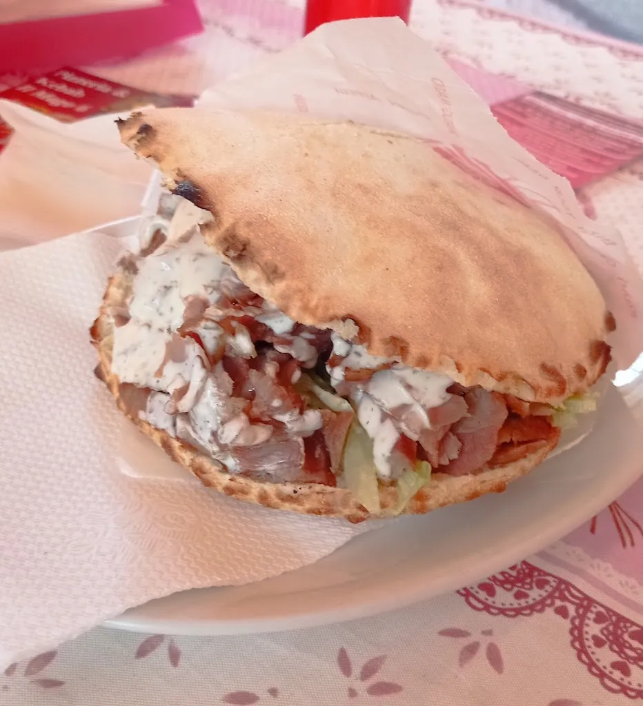 Sara Elsekily_Pizzeria e Kebab Il Mago 6_Caronno Pertusella_review