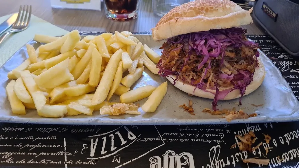 vincy G._Easy Village Restaurant_Caronno Pertusella_review