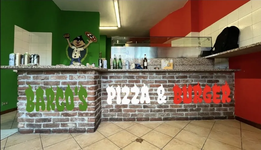 Barco's Pizza & Burger restaurant in Caronno Pertusella