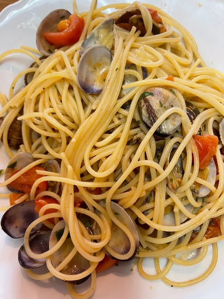 Pizza Classic di GJONI MIRJAN restaurant in Carvico