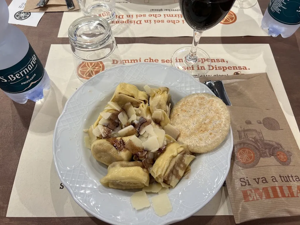 Emanuele Magni_Dispensa Emilia Carosello_Carugate_review