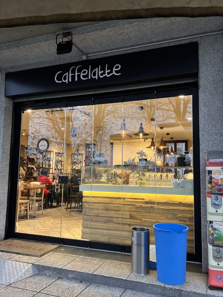 Giuseppe Repole_Caffelatte 2_Carugate_review