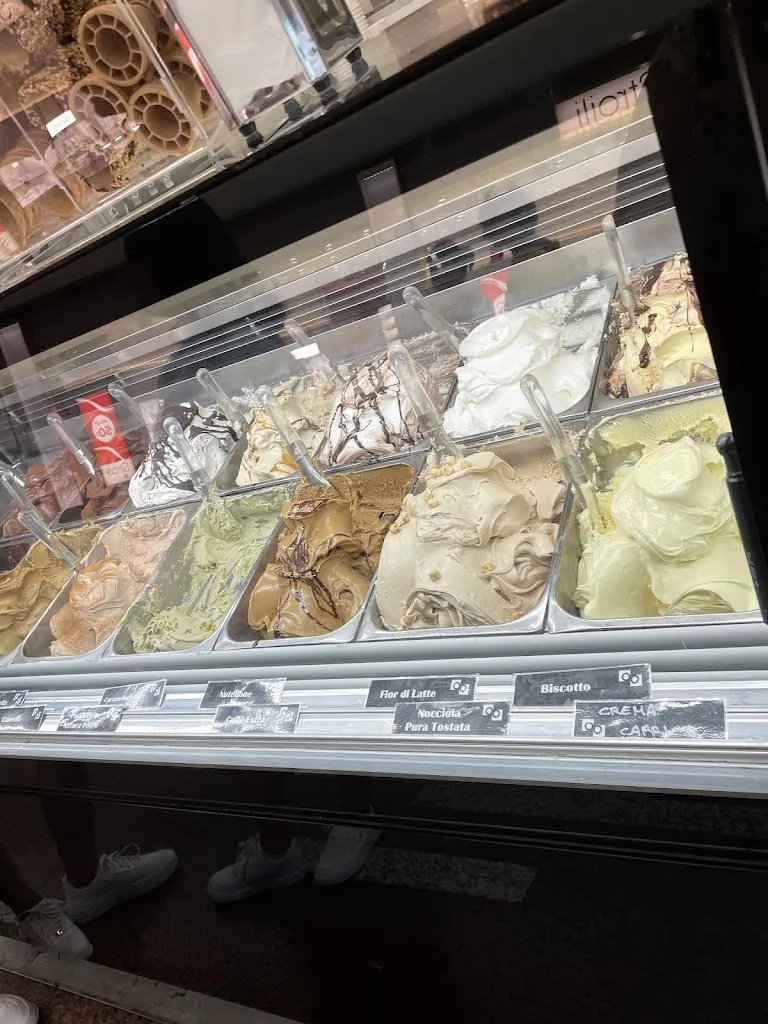 federica d'agostino_Food Court_Carugate_review