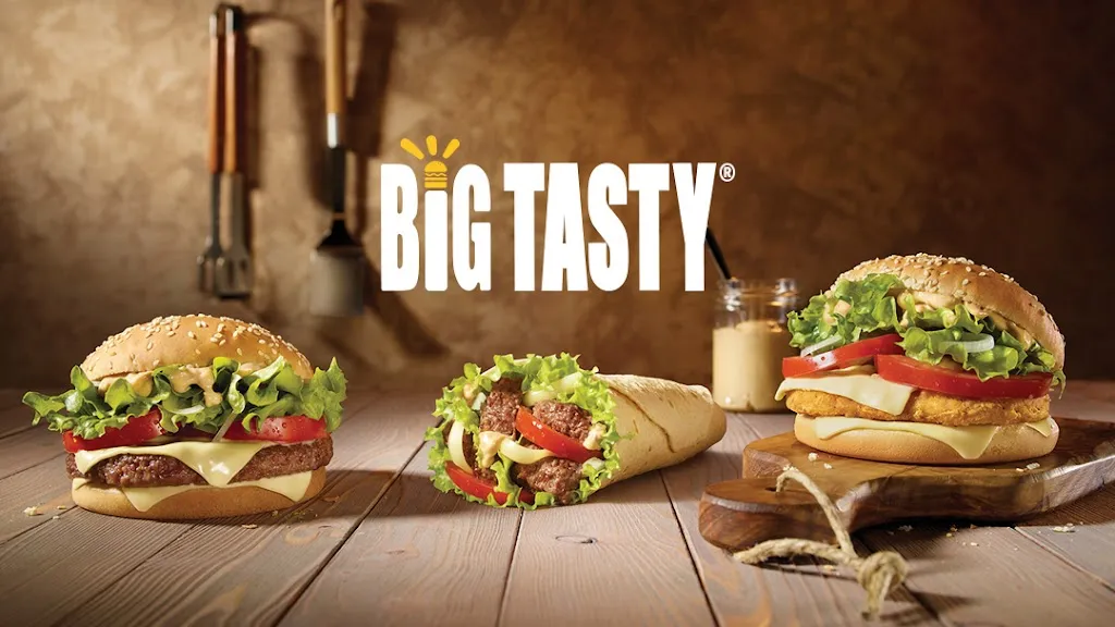 McDonald's_Carugate_slider_image_3