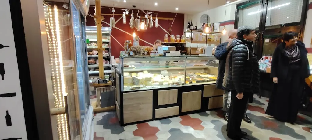 Mauro Roncali_BOTTEGA ALL'ANGOLO DI LIVIO E MONICA_Casalmoro_review