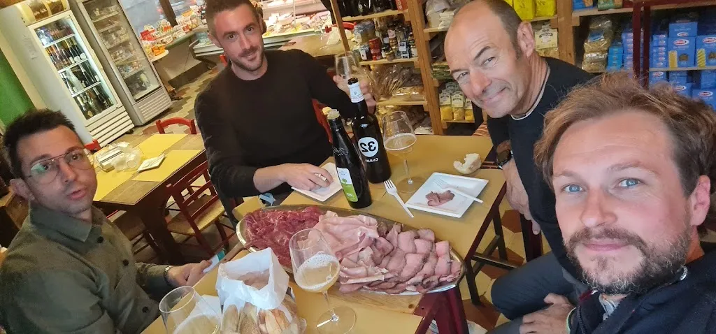 Ilario Spinelli_BOTTEGA ALL'ANGOLO DI LIVIO E MONICA_Casalmoro_review