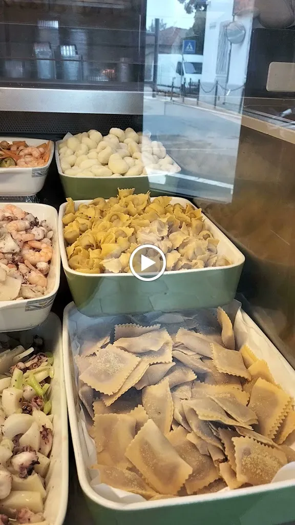 BOTTEGA ALL'ANGOLO DI LIVIO E MONICA_Casalmoro_slider_image_2